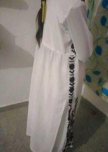 White Embroidered Kurta