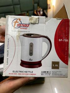 🔌 Electric Kettle – Frendz Forever