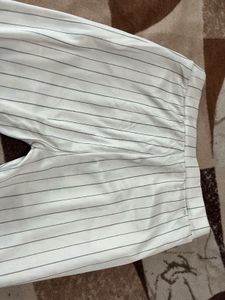 a black and white jeggings