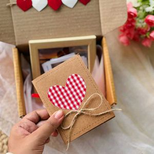 Handmade Valentine&#39;s Day Gift Box