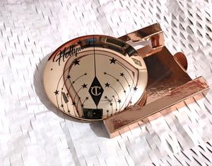 Charlotte Tilbury glow glide face highlighter