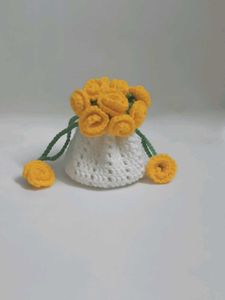 🌼 Crocheted Floral Leaf-Top Drawstring Pouch
