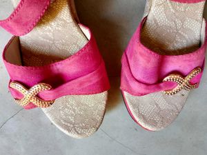 Pink Ankle Strap Sandals.Thori Si Scratch Hai .