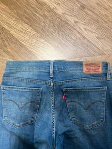 Levis Light Wash Denim Jeans