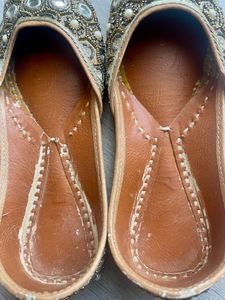 Embellished Jutti