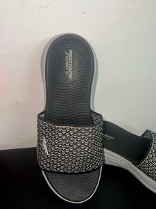 Red Tape Women&#39;s Sliders