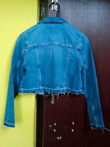 ONLY Spread Collar Washed Crop Denim Jacket