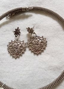 Cowrie Hasli With Heart Earrings