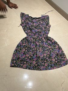 Cute flowery print dress