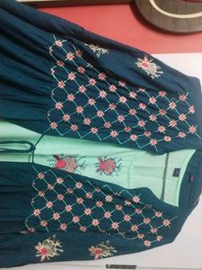 Beutiful 2 Pc Kurti Shrug