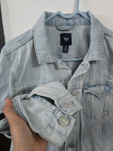 GAP Denim Jacket - Light Wash size M