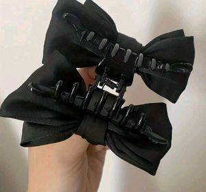 Bow Clutcher