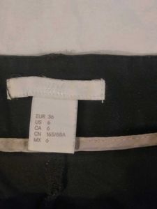 H&amp;M HIGH WAIST BEAUTIFUL BLACK SHORTS
