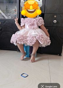 Girl&#39;s Pink Floral Party Dress