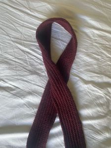Maroon ribbed crochet skinny scarf