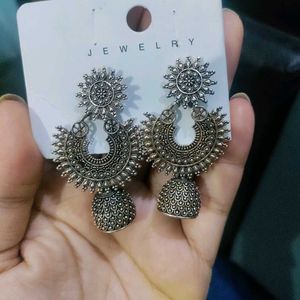 Earrings Collection