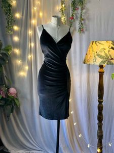 Elegant Black Velvet Mini Dress