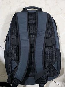 Targus stylish Black Backpack with 6 compartments