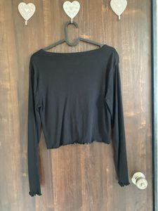 Black Lettuce Hem Crop Top