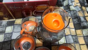 5 Pieces Set 4 Cups With 1 Jar