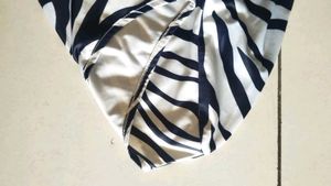 URBANIC ZEBRA PRINT TOP