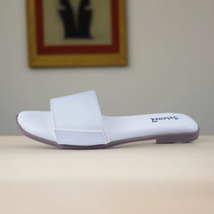Flats With Multi-styling Straps
