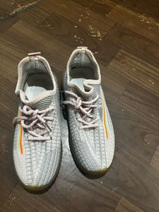 Girl Shoe 8-10 Years