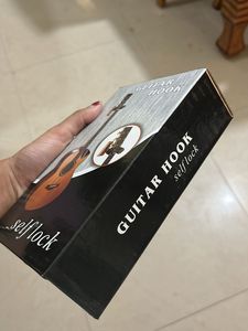 GUITAR SELF LOCK HANGER