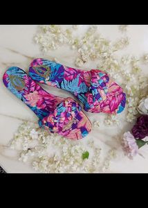 Multicolour Textured Flats