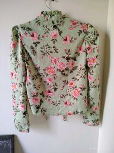 FLORAL BEAUTIFUL ❤️ TOP(Size:S)
