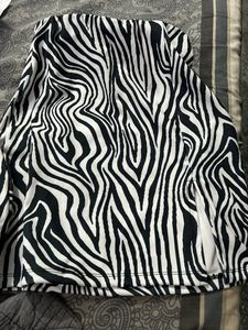 SSS ZEBRA  MINI SKIRT 💗(w Tag)
