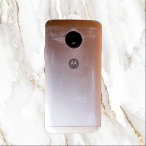 Moto e4 Plus