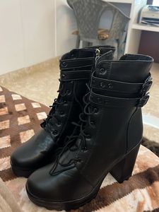Stylish Black Platform Boots