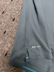 sports dryfit tshirt nike