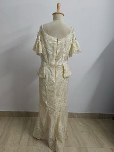 Elegant Lace Evening Gown