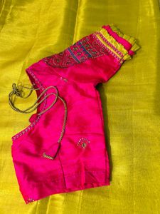 Golden Saree With Blouse
