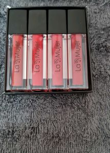 Eye Shadow Pallet &amp; Mini Lipstick Set Of 4