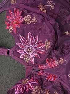 Floral Embroidery Bra32F