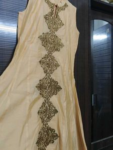 Elegant Embroidered Kurta