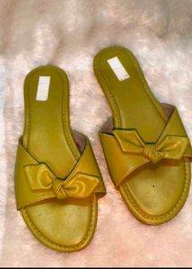 Cute Bow Flat Sandals 9.5 inches