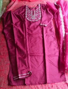 Women Kurti Pant Dupatta Set