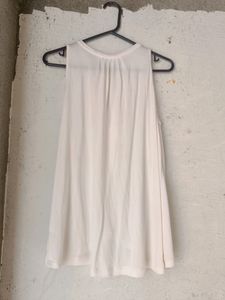 H &amp; M Sleeveless Keyhole Top