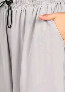 Grey Cargo Pants - Trendy &amp; Comfy