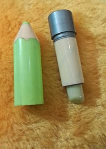 Colour changing Lipstick