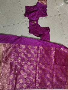 Last PriceWith Blouse Banarsi Sari Good👍