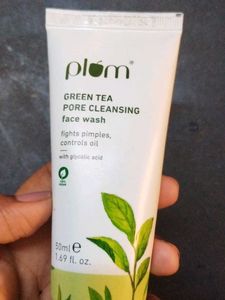 Plum Green Tea Pore Face Wash