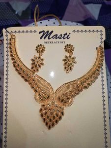 Elegant Gold Necklace & Earring Set