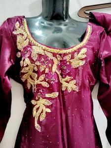Golden Stone Embroidery work Kurta Set Size issue