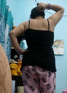 Tank Top Black Girlish Look