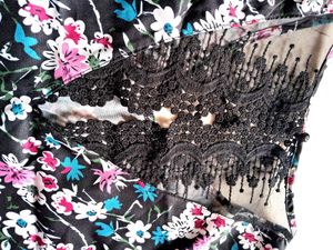 Shein Floral Lace Top..🎀